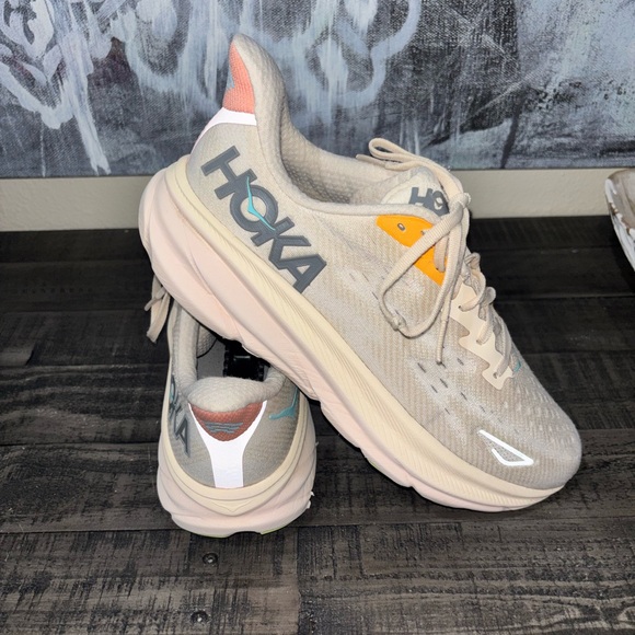 Hoka Shoes - HOKA Clifton 9 running shoes Wonens SZ 11B